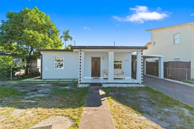 580 E 44th Street, sold in Hialeah 16 Addn Amd & Rev, Hialeah, FL