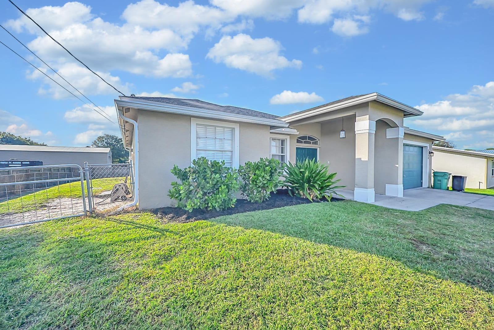 5209 Seagrape Drive — photo 2