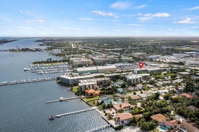 300 Waterway Drive S 308, Lantana, FL 33462