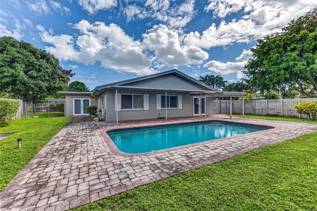 6400 NW 34th Avenue, Fort Lauderdale, FL 33309