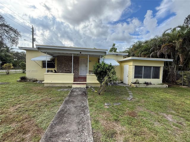 9900 NW 25th Avenue, Miami, FL 33147