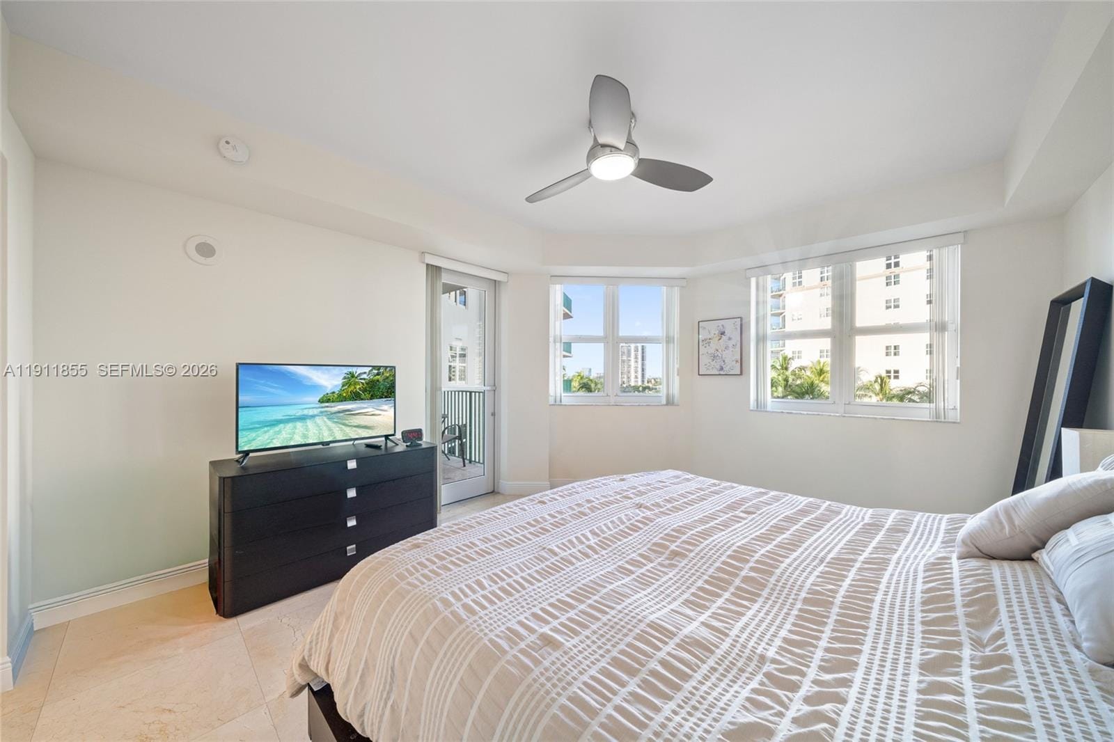 19900 E Country Club Drive 816, Aventura, FL 33180 photo 15