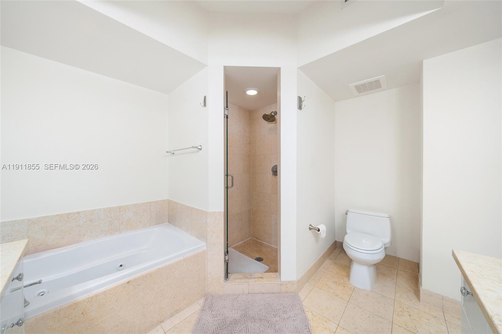19900 E Country Club Drive 816, Aventura, FL 33180 photo 17