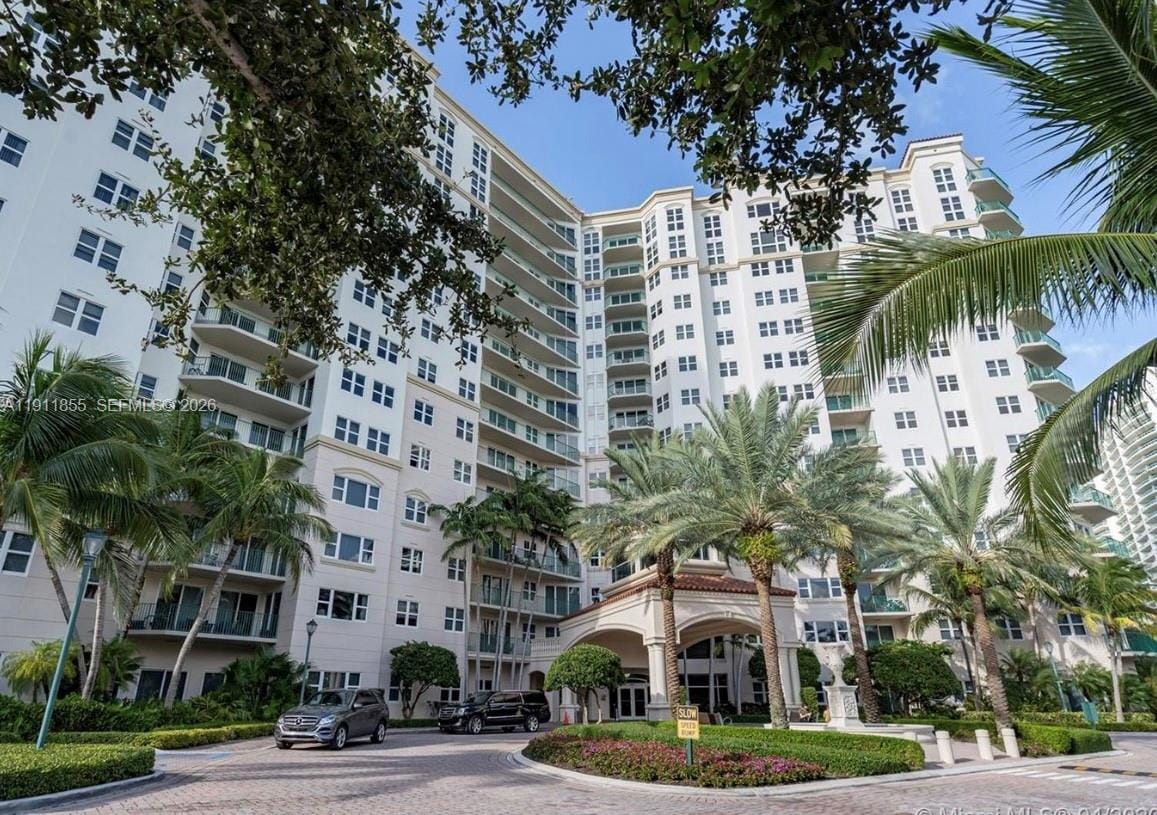 19900 E Country Club Drive 816, Aventura, FL 33180 photo 29