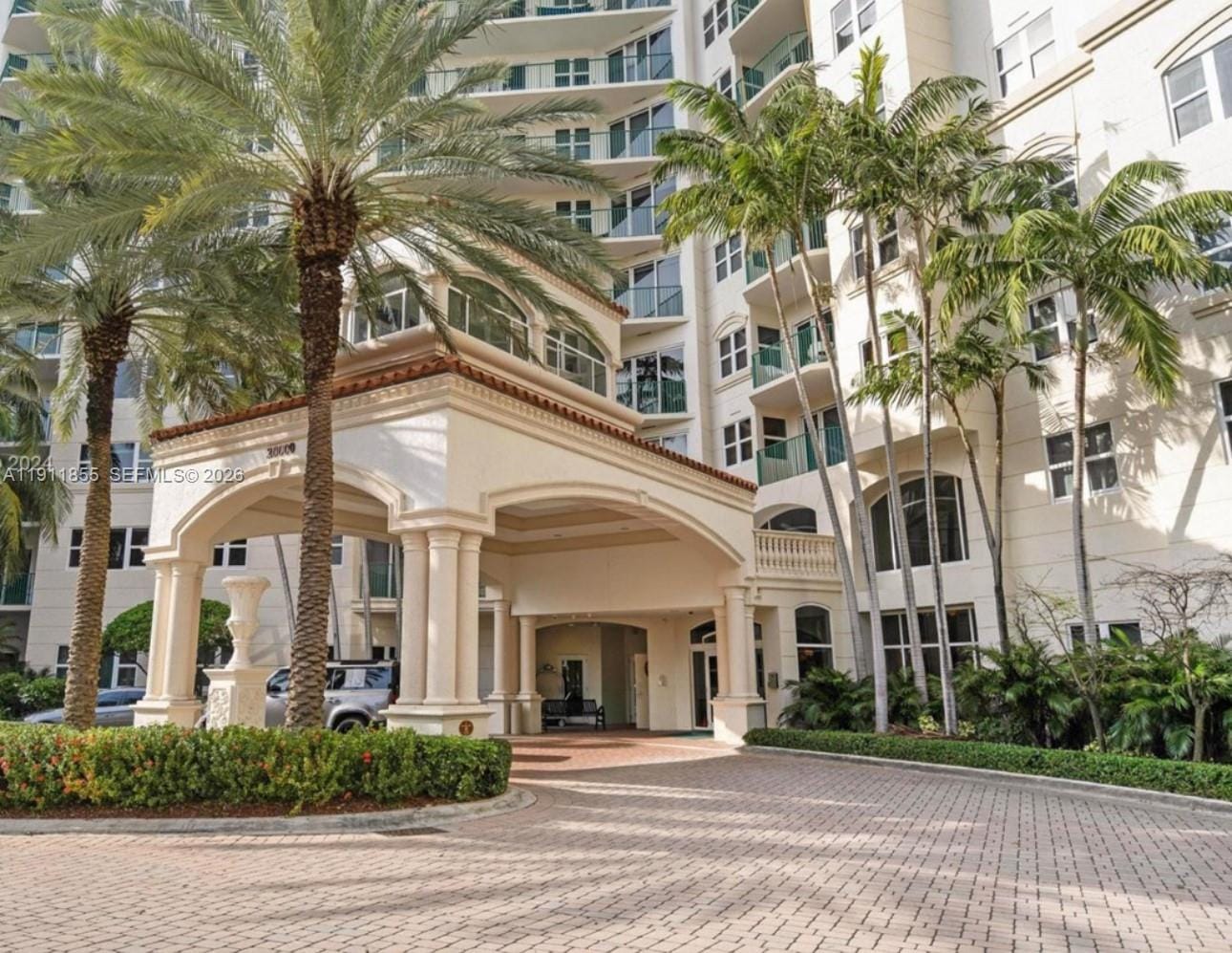 19900 E Country Club Drive 816, Aventura, FL 33180 photo 30