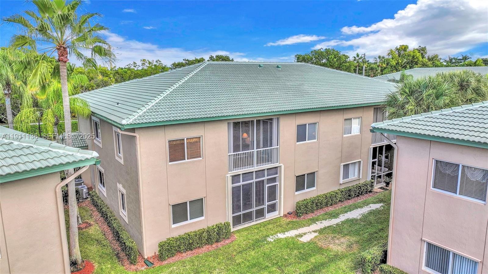 7921 E Exeter Boulevard E 202, Tamarac, FL 33321 photo 4