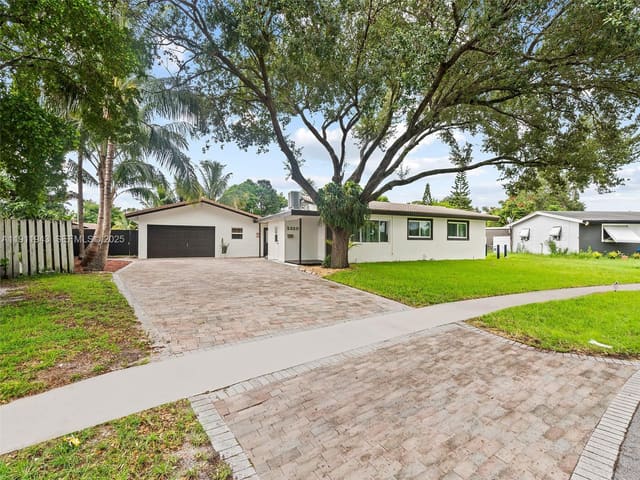 2320 SW 36th Avenue, Fort Lauderdale, FL 33312