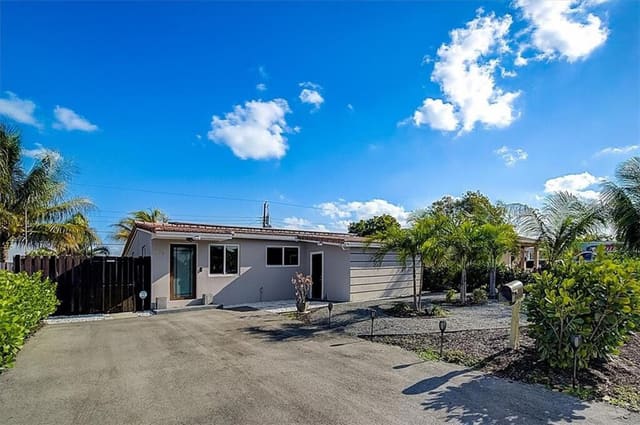 831 NE 58th Street, Oakland Park, FL 33334