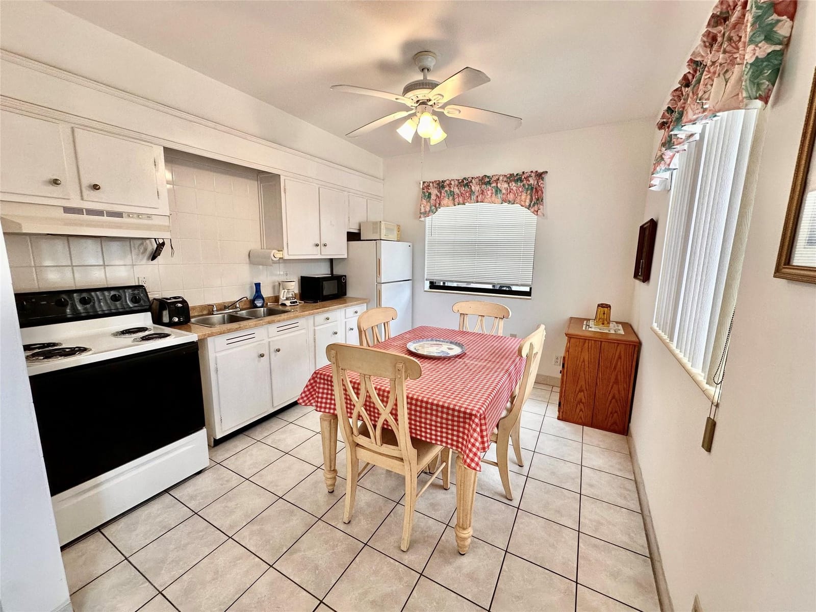 2212 N Surf Road, Hollywood, FL 33019 photo 14