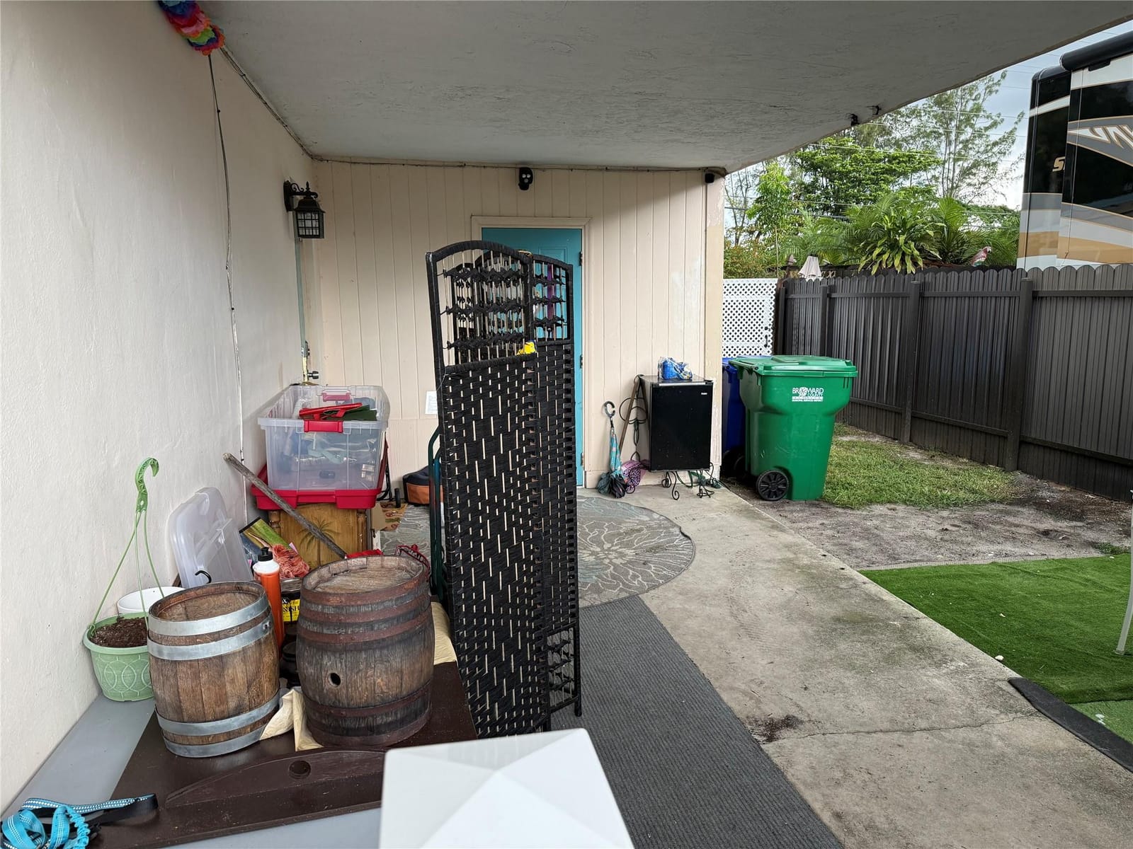 1821 SW 50th Avenue — photo 3
