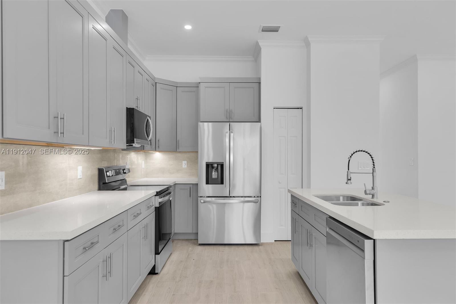 14 Tarpon Avenue — photo 12