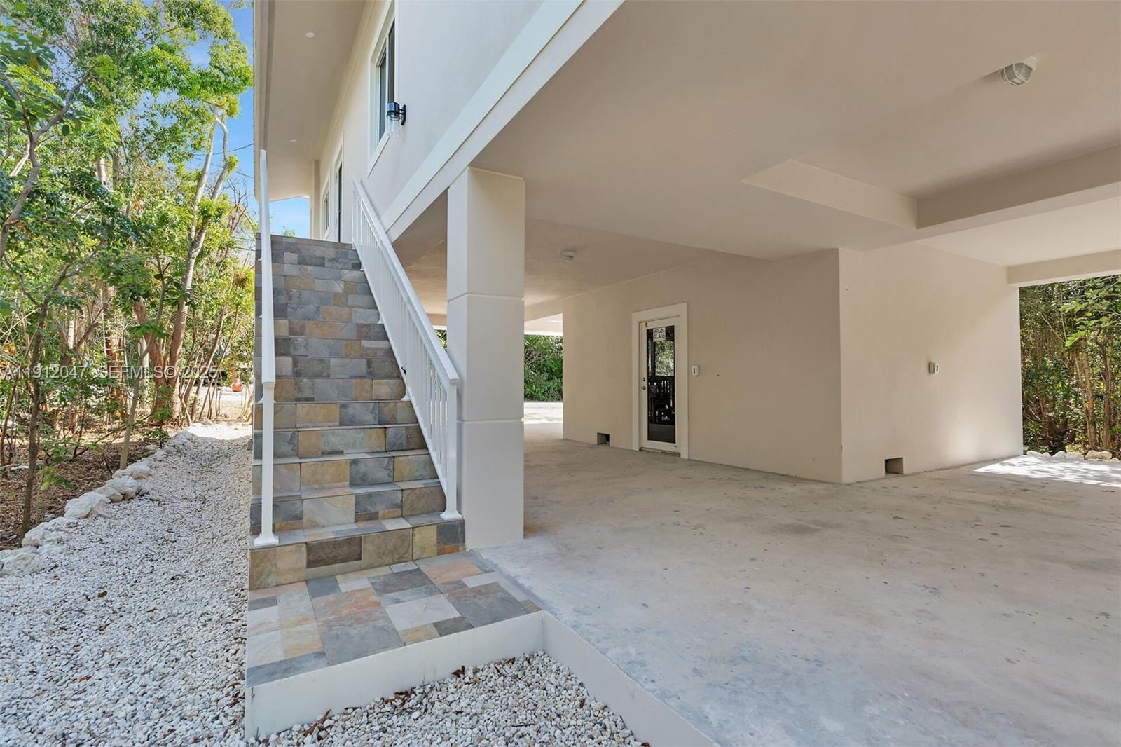 14 Tarpon Avenue — photo 3