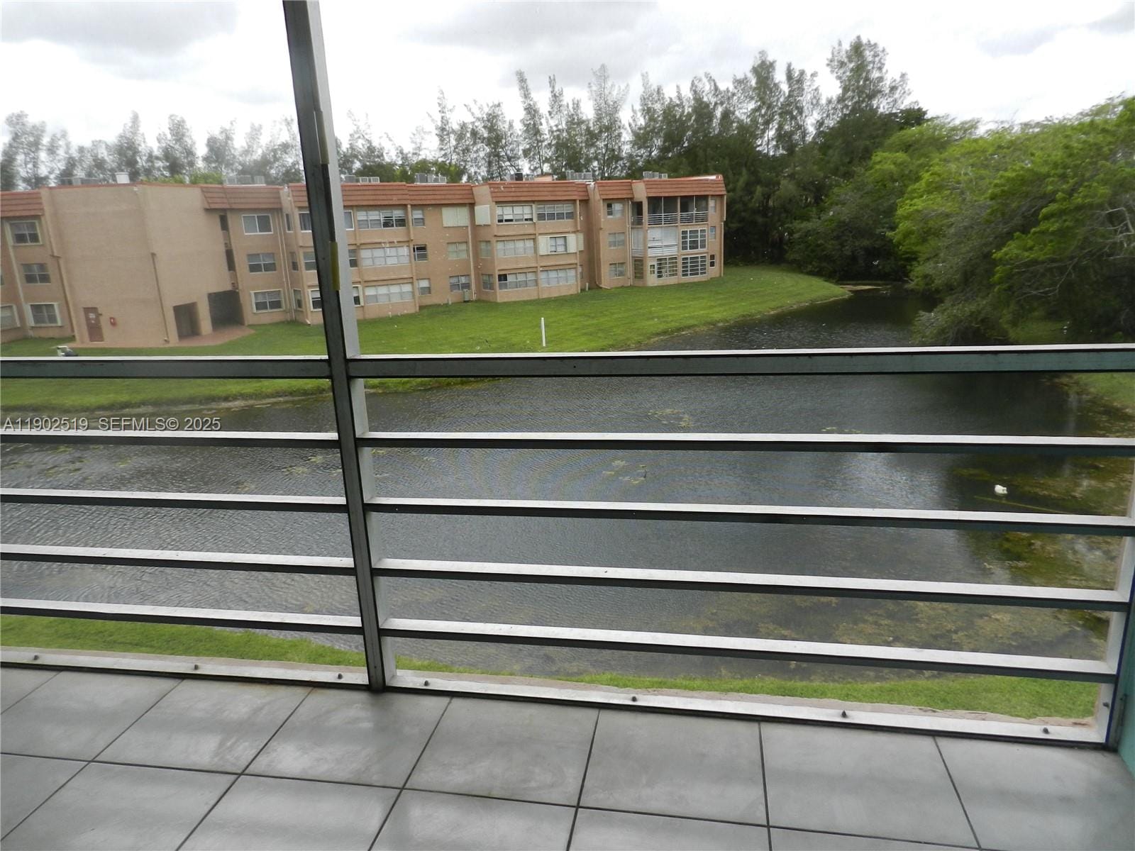 9661 Sunrise Lakes Boulevard 305, Sunrise, FL 33322