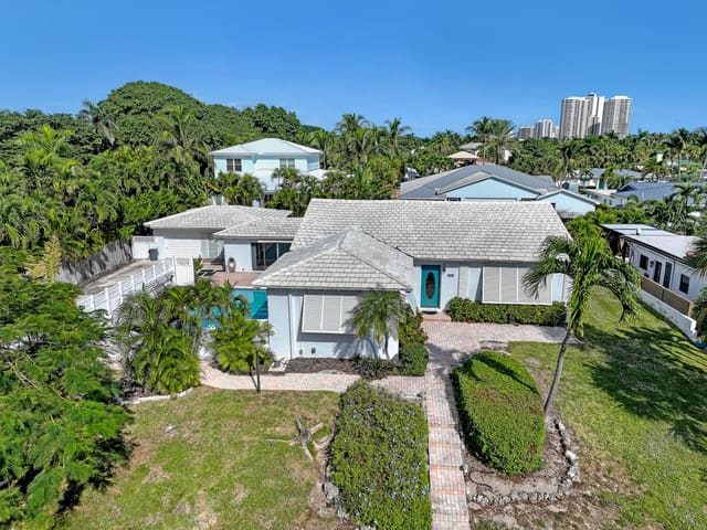 225 Linda Lane, Palm Beach Shores, FL 33404