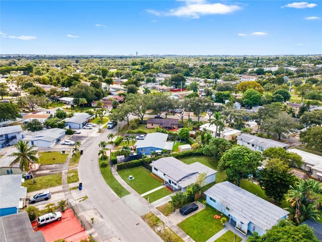 901 SW 22nd Avenue, sold in Brendale Heights, Fort Lauderdale, FL