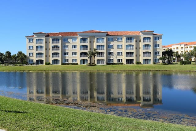 37 E Harbour Isle E Drive 206, Fort Pierce, FL 34949