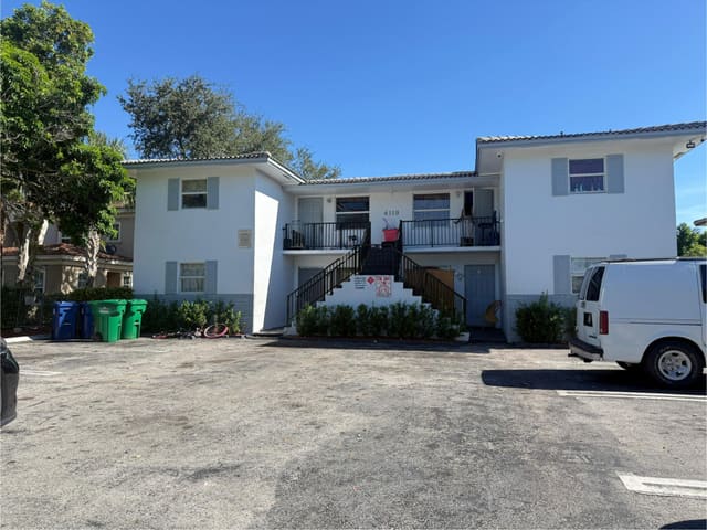 4119 Woodside Drive 1-4, Coral Springs, FL 33065