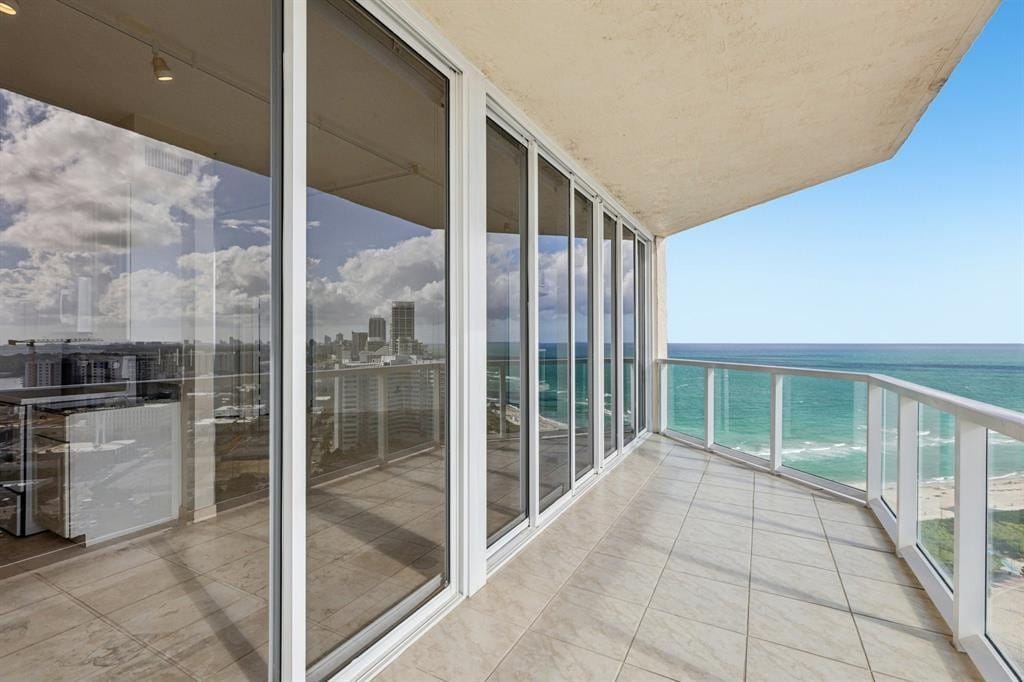 7330 Ocean Terrace LPH-C — photo 2