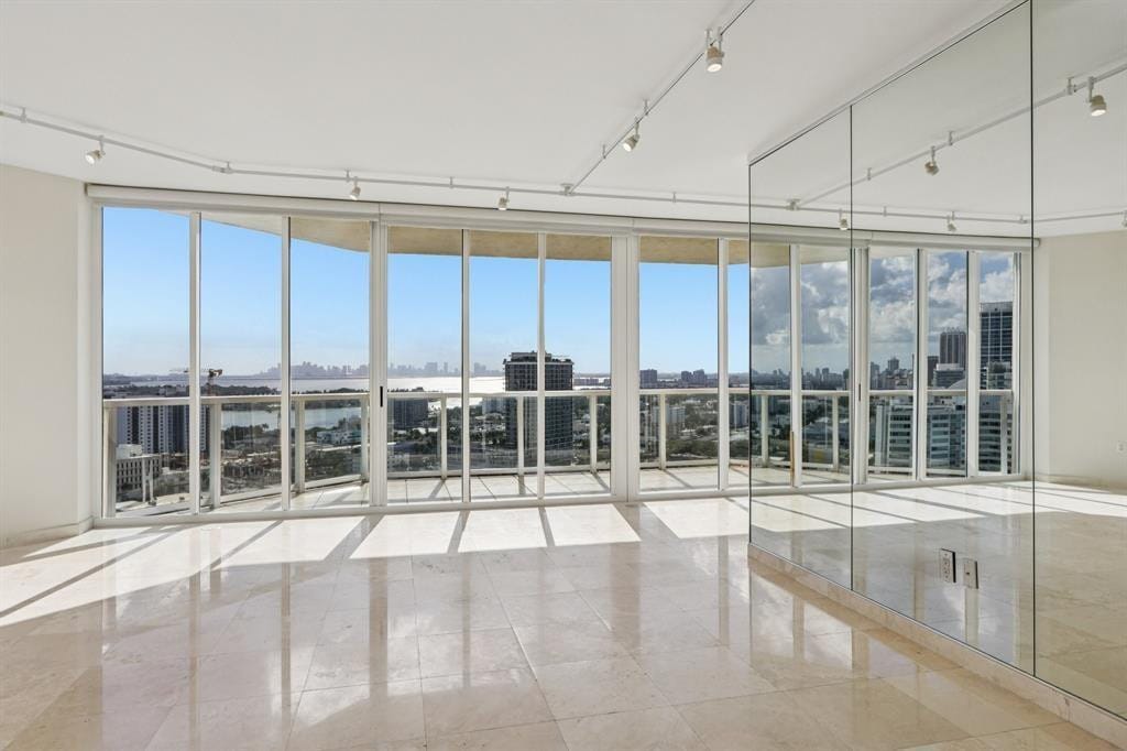 7330 Ocean Terrace LPH-C — photo 11