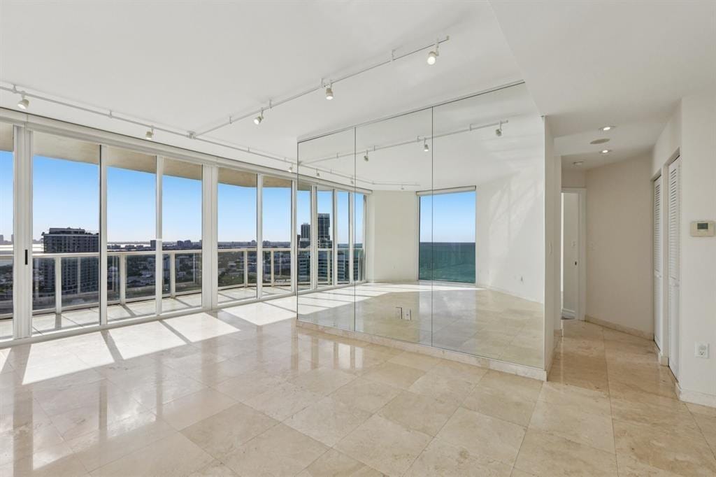 7330 Ocean Terrace LPH-C — photo 9