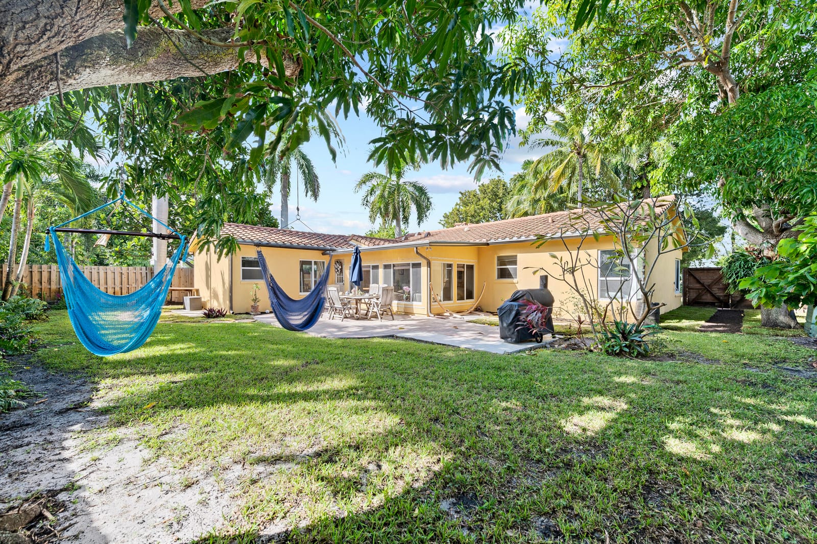 225 Cornell Drive, Lake Worth Beach, FL 33460 photo 2