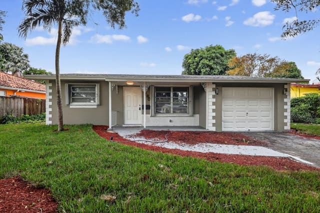 760 SW 64th Way, Pembroke Pines, FL 33023