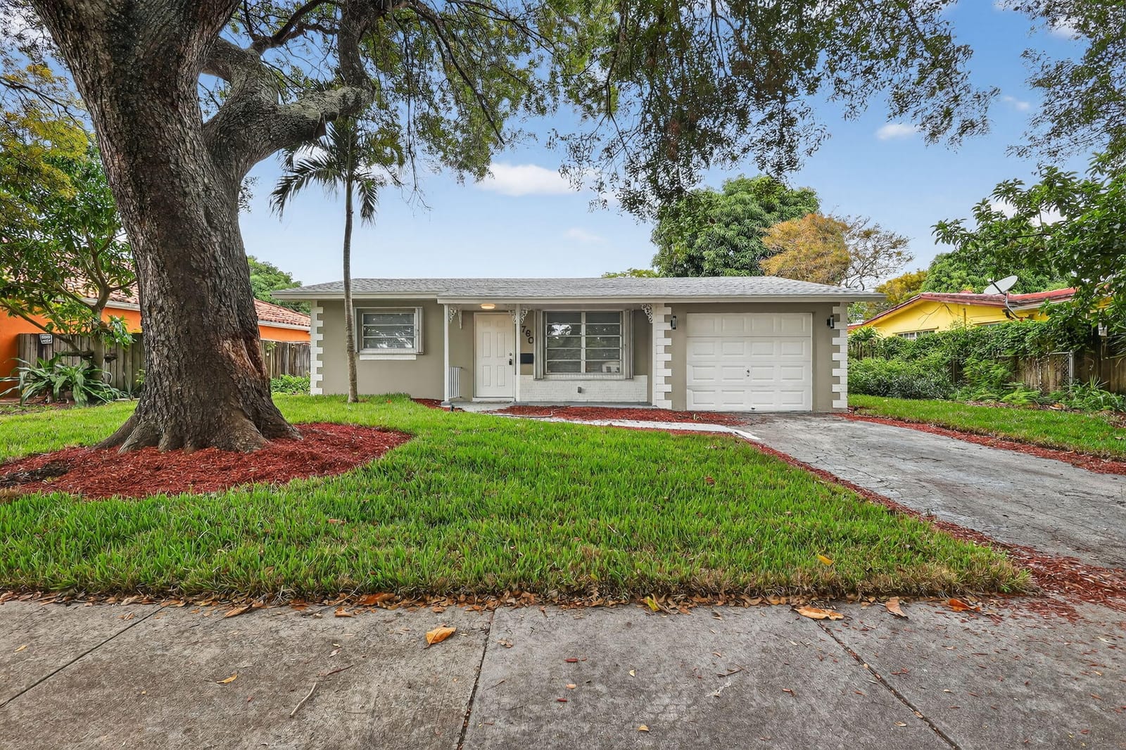 760 SW 64th Way, Pembroke Pines, FL 33023 photo 2