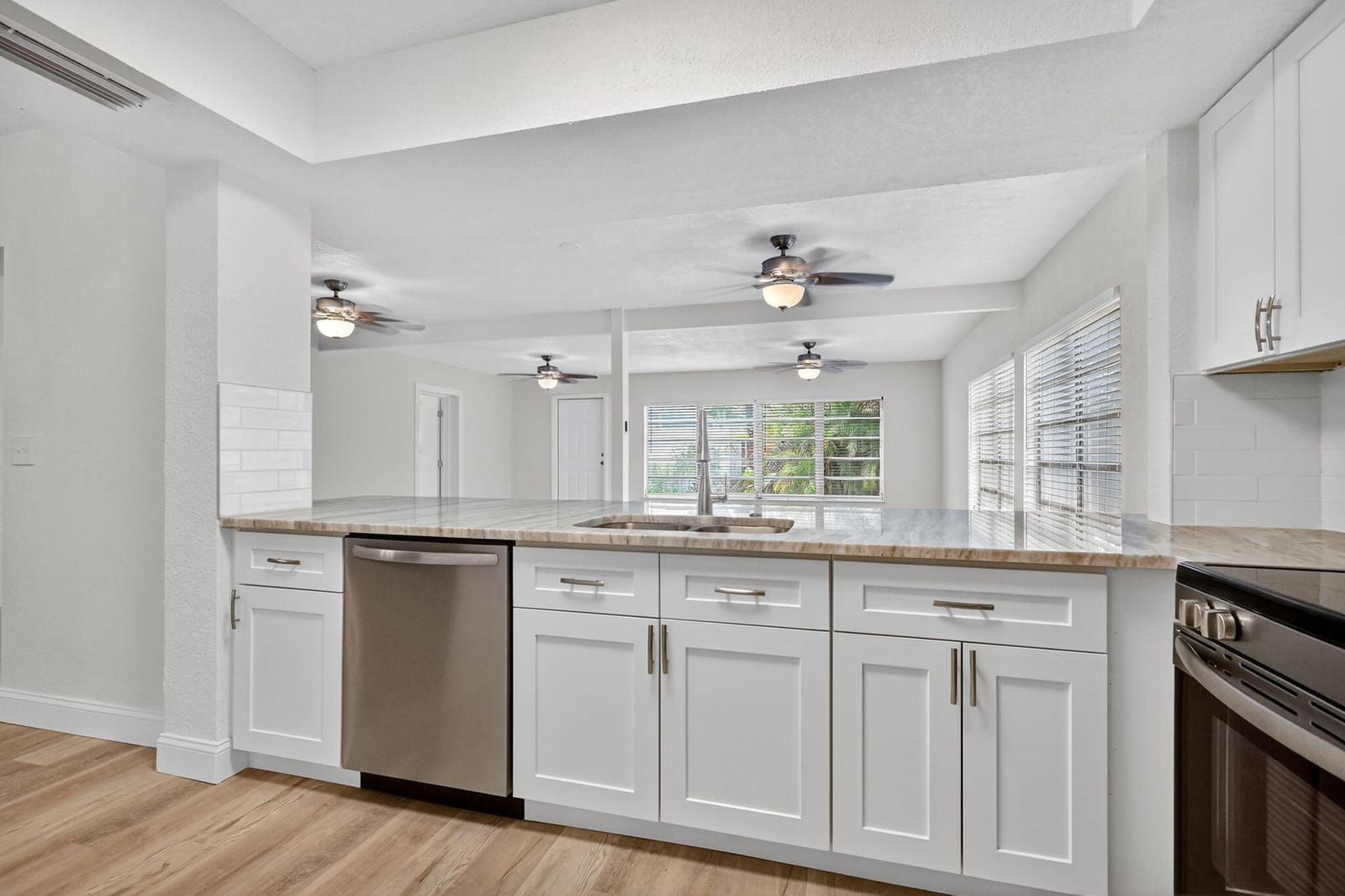 760 SW 64th Way, Pembroke Pines, FL 33023 photo 14