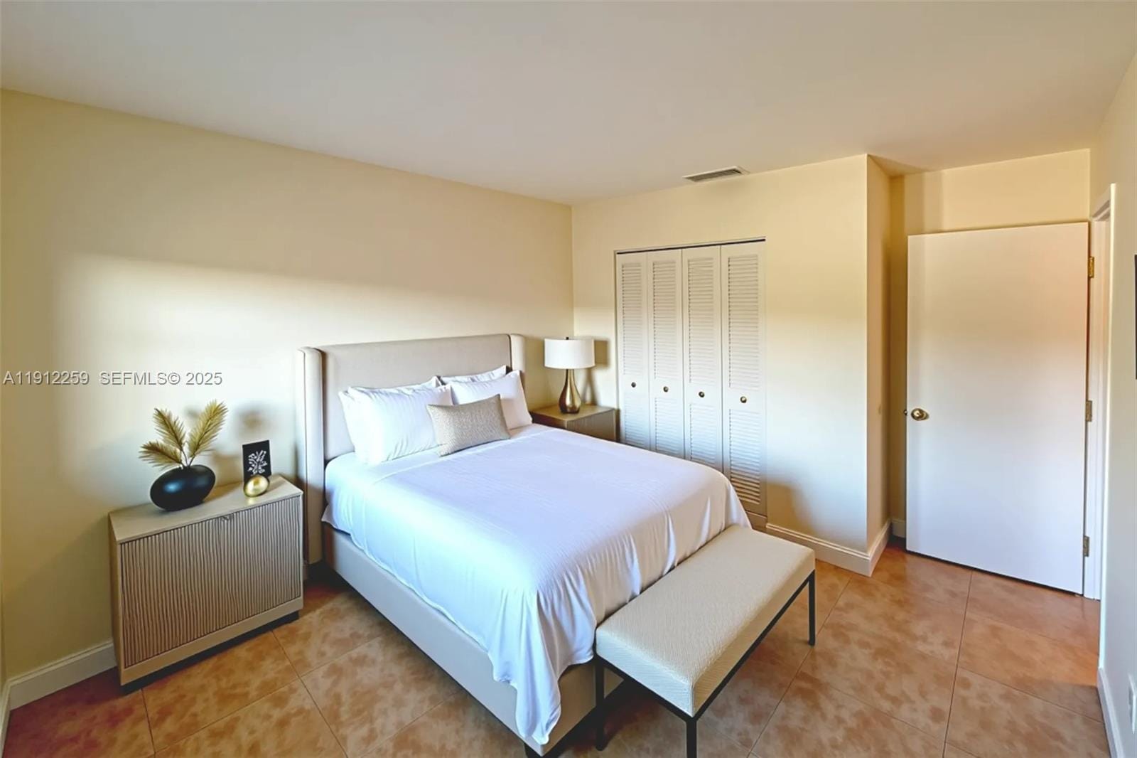 5174 NE 6th Avenue 520 — photo 3