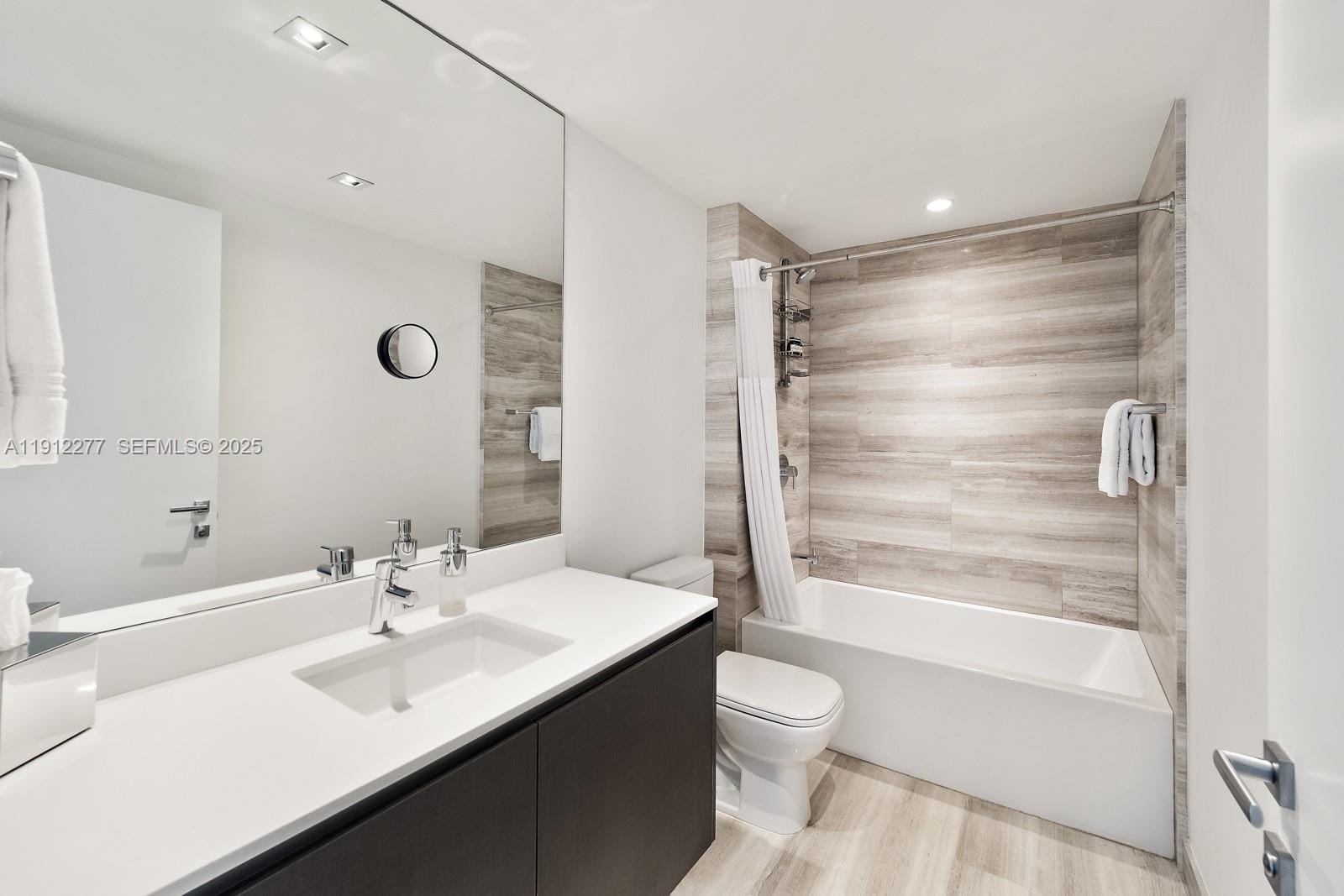 1451 Brickell Avenue 2405 — photo 10