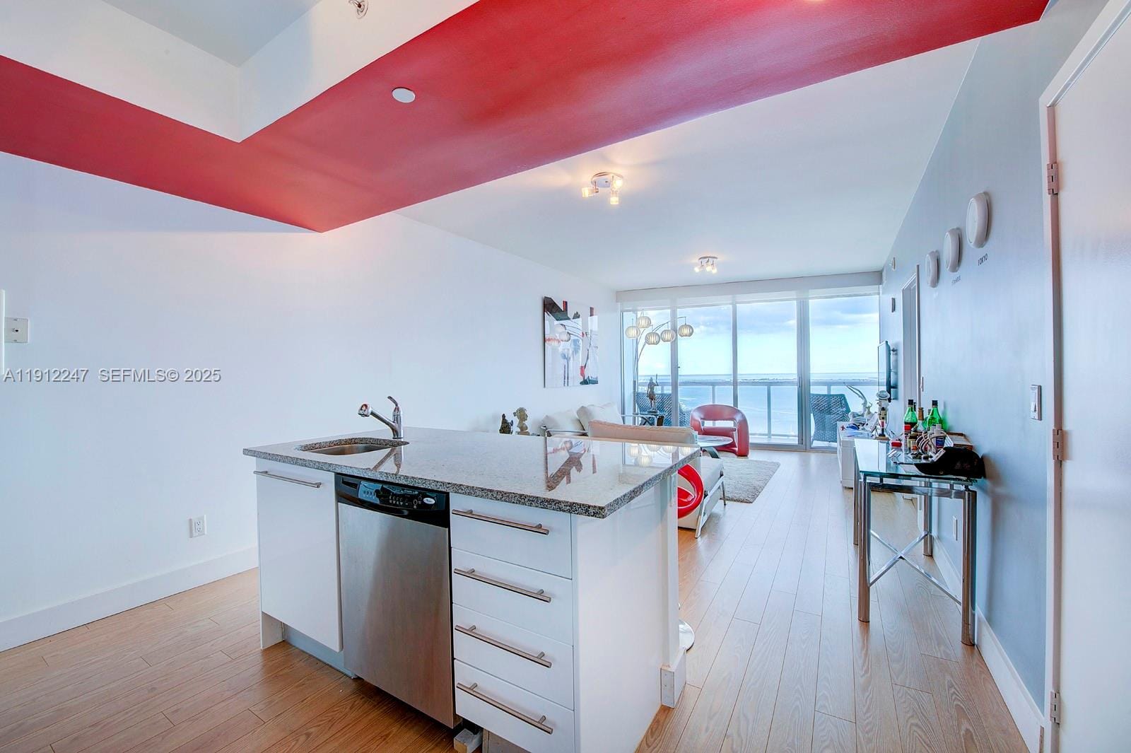 888 Biscayne Boulevard 4007 — photo 2