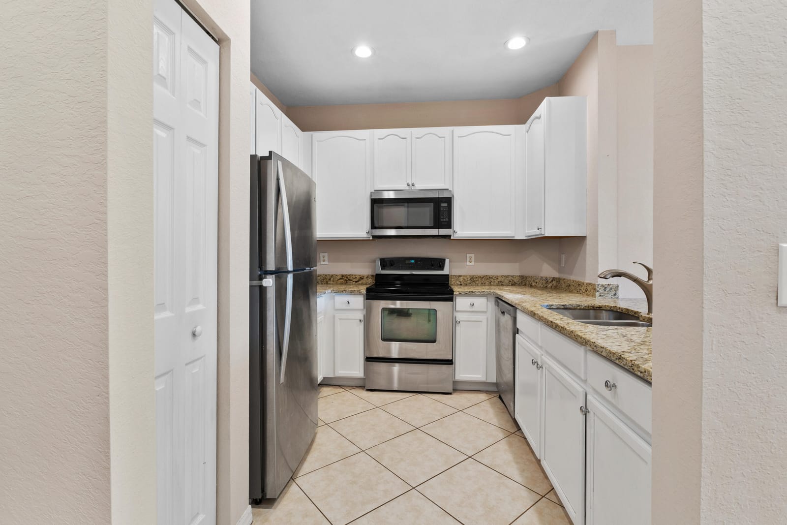 3013 Grandiflora Drive, Greenacres, FL 33467 photo 9