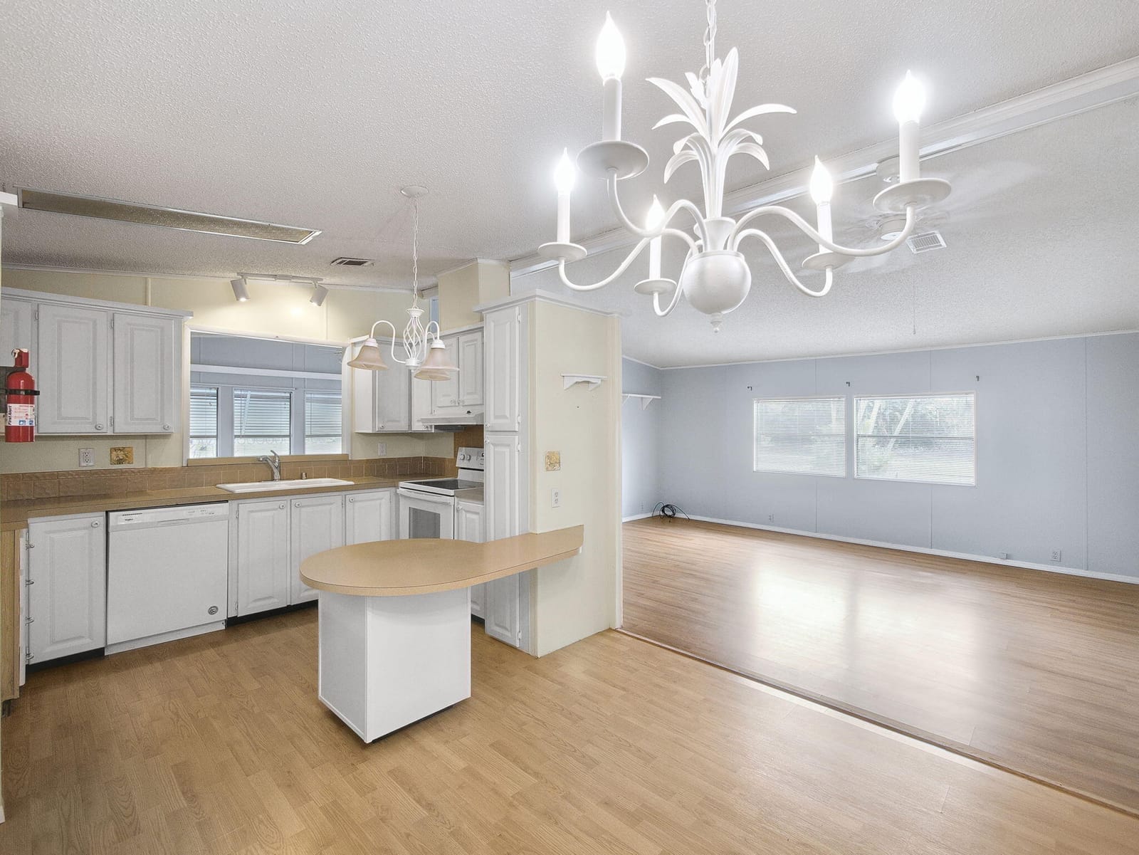8201 Cinnamon Lane — photo 2