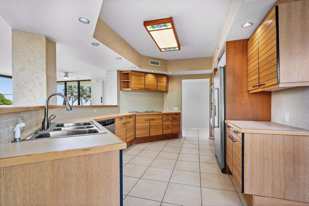 2401 N Ocean Boulevard 2n — photo 10