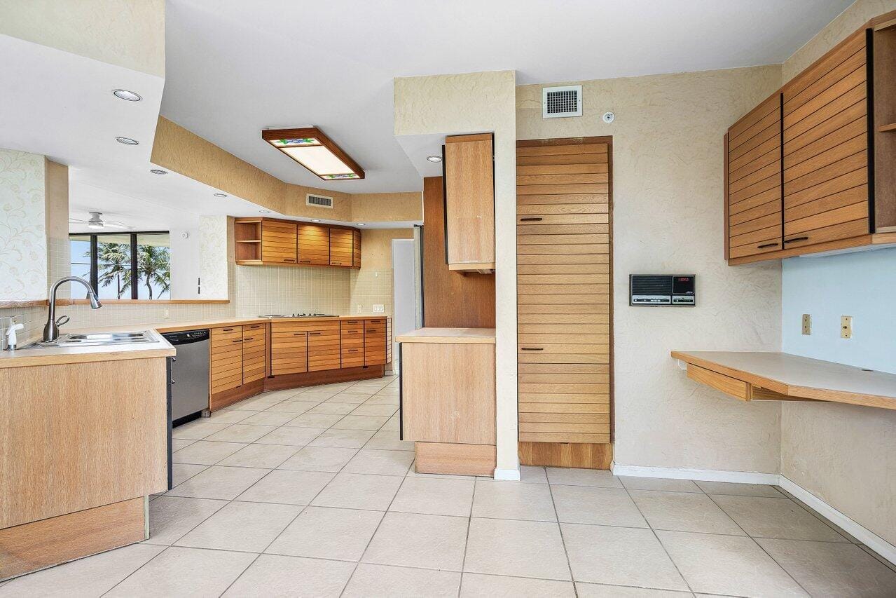 2401 N Ocean Boulevard 2n — photo 9
