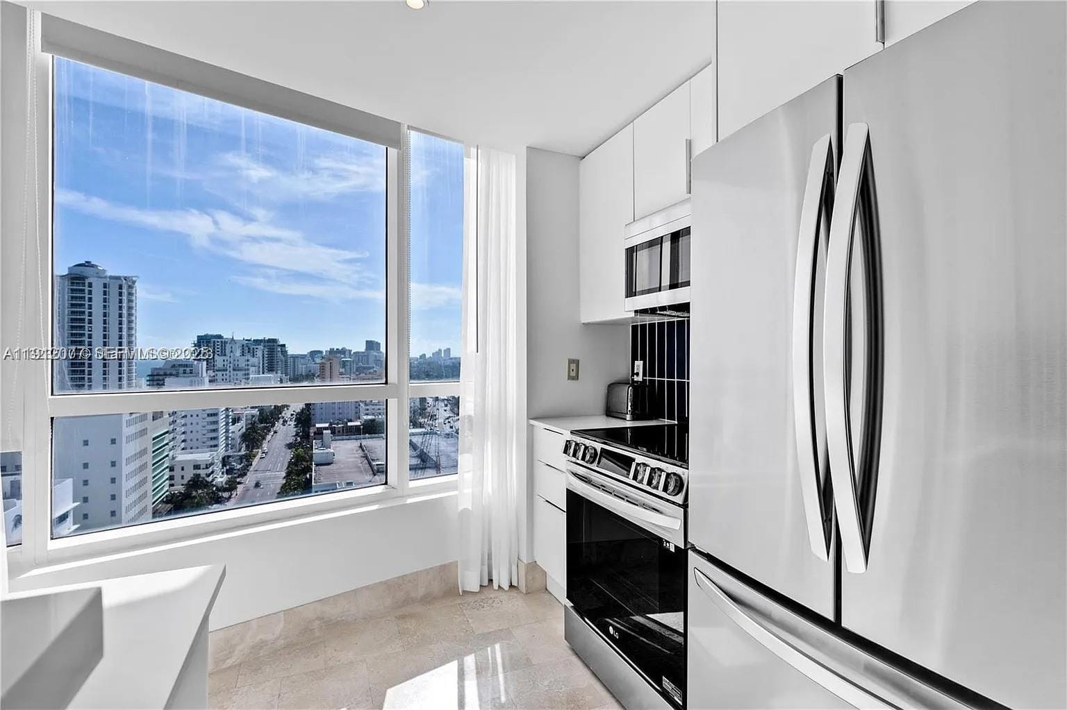 4401 Collins Avenue 1604 — photo 3