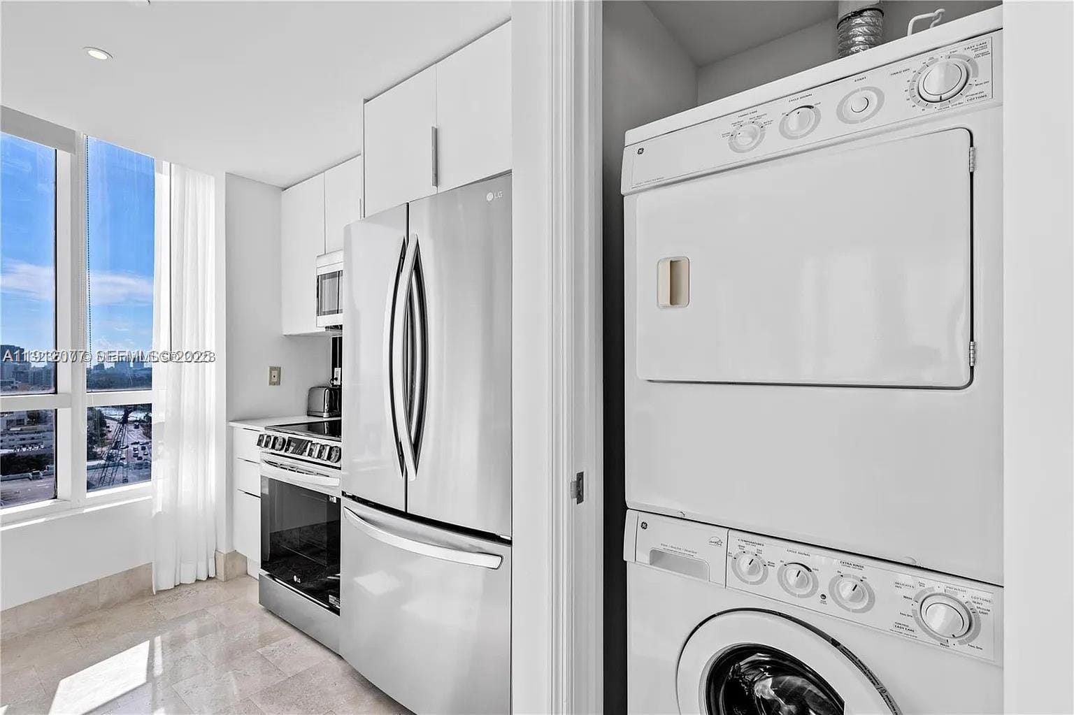 4401 Collins Avenue 1604 — photo 8