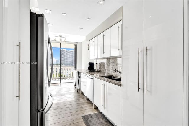 3000 Island Boulevard 903, Aventura, FL 33160