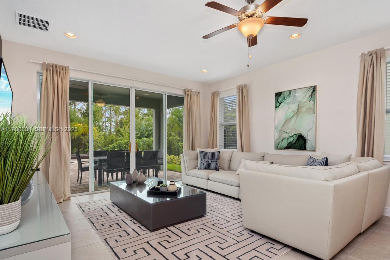 7700 Fairfax — photo 12
