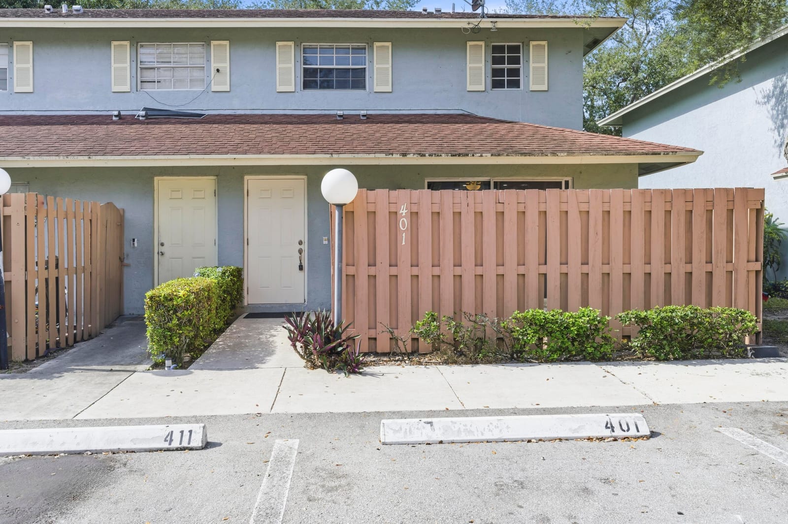 401 W Cypress Way, Palm Springs, FL 33406
