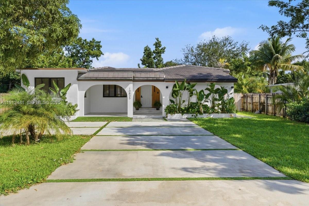 10845 Peachtree Drive, Miami, FL 33161, Miami