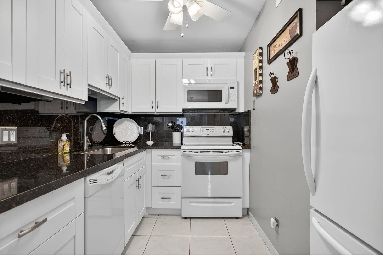 2850 NE 14th Street Causeway 107 — photo 3