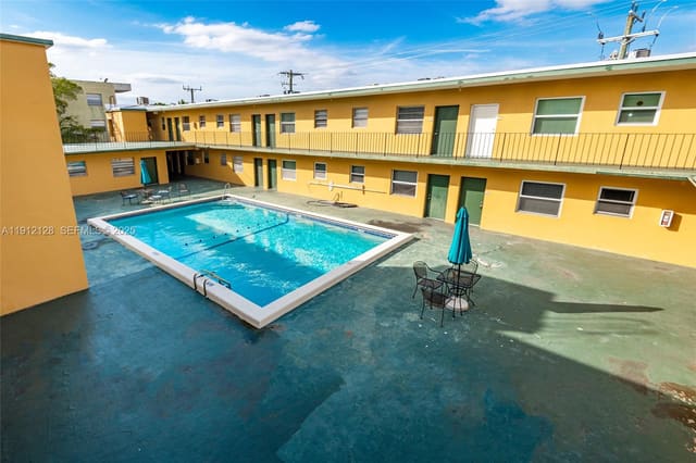 1975 NE 135th Street 3B, North Miami, FL 33181