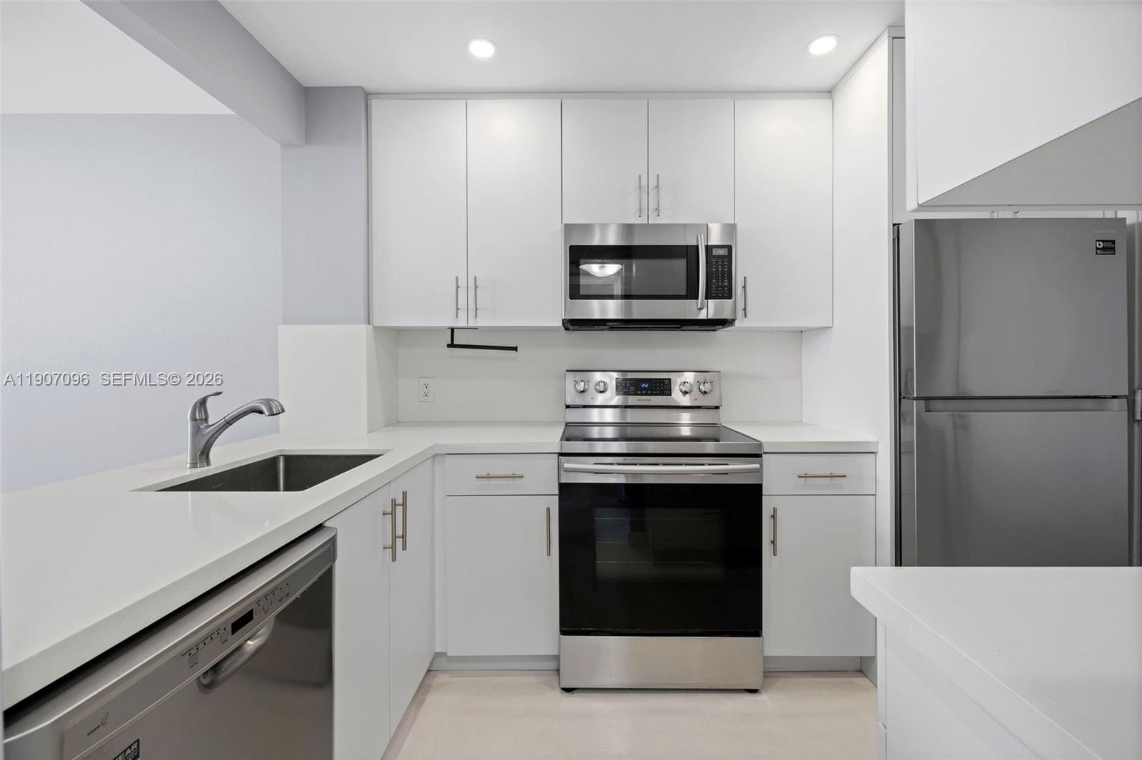 1020 Meridian Avenue 811, Miami Beach, FL 33139 photo 5