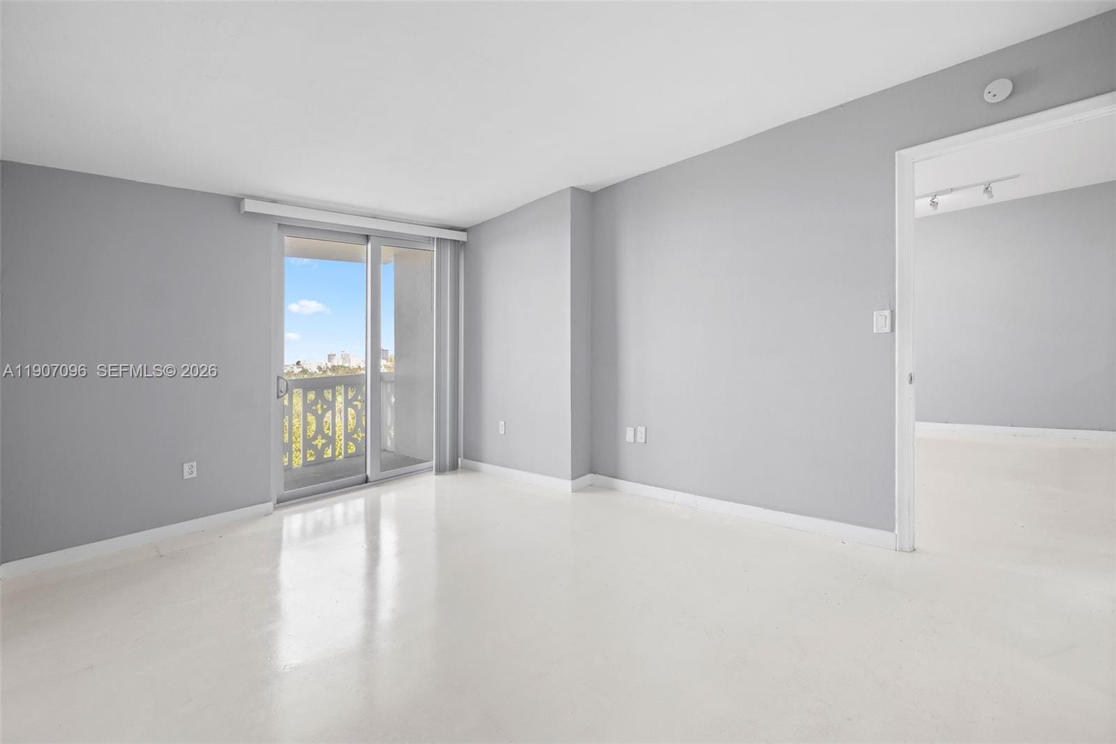 1020 Meridian Avenue 811, Miami Beach, FL 33139 photo 8