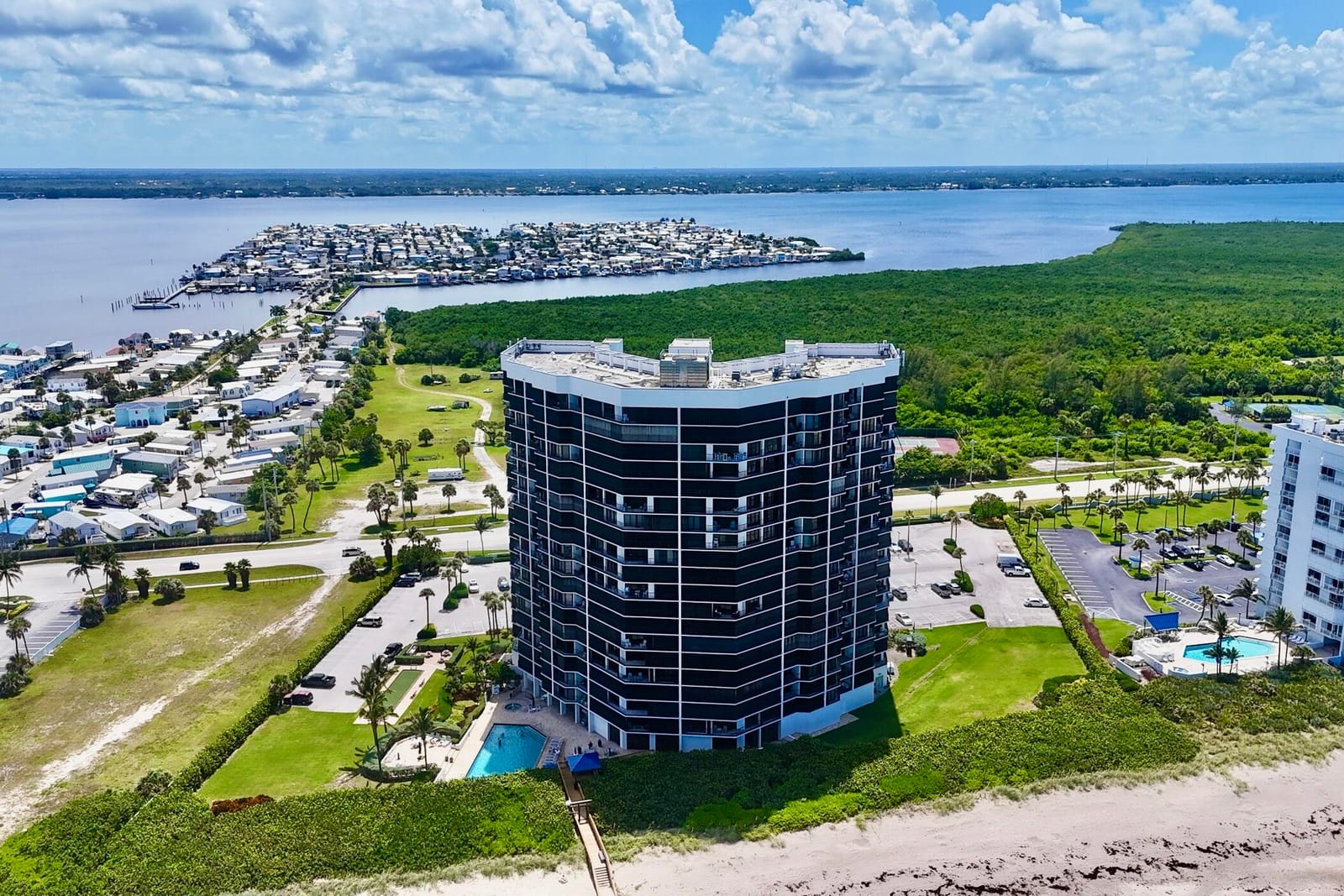 9650 S Ocean Drive 1907 — photo 5