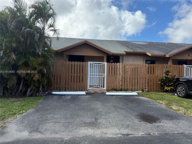 6729 NW 188th Terrace, Hialeah, FL 33015