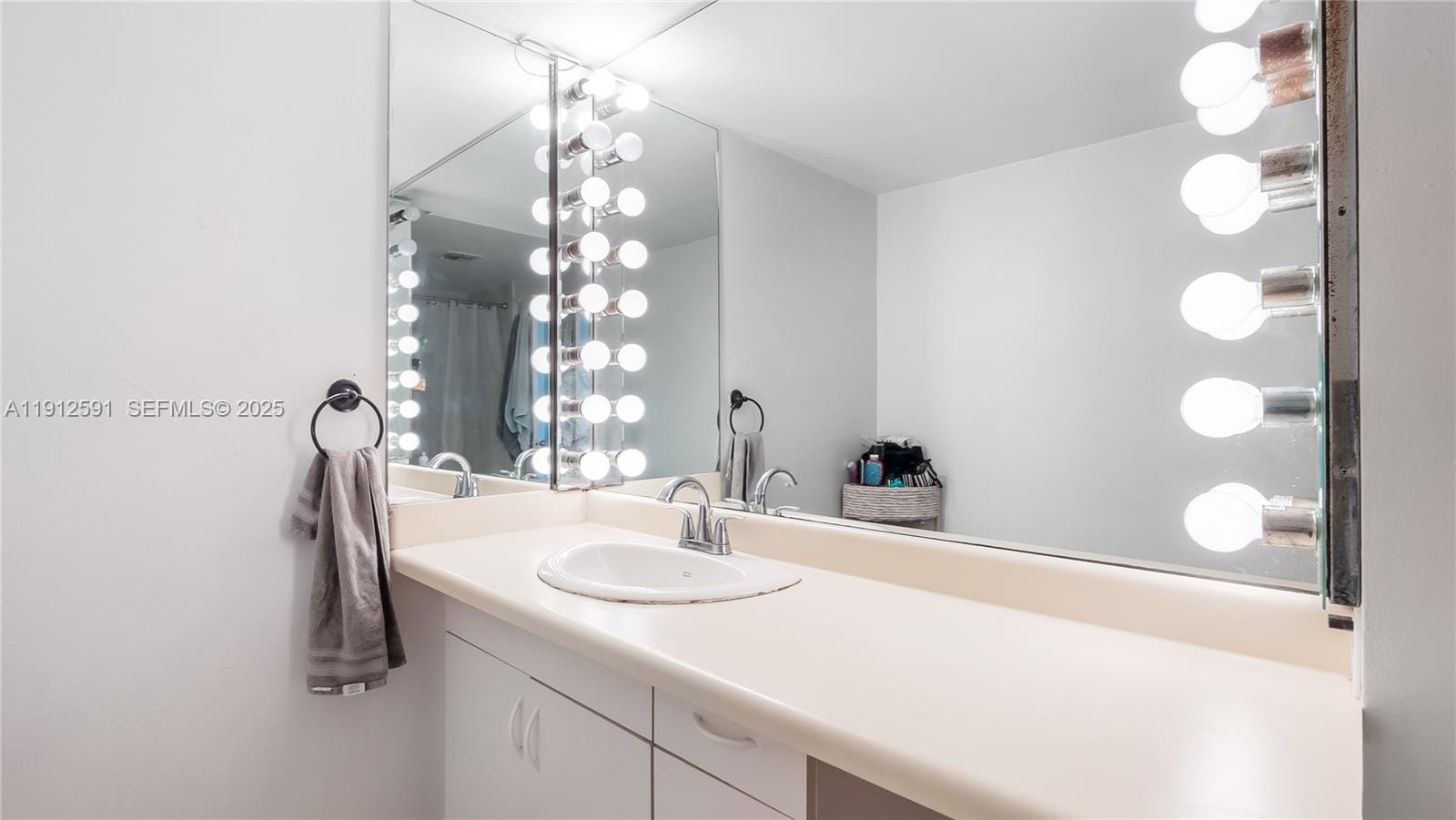 500 Bayview Drive 117, Sunny Isles Beach, FL 33160 photo 16