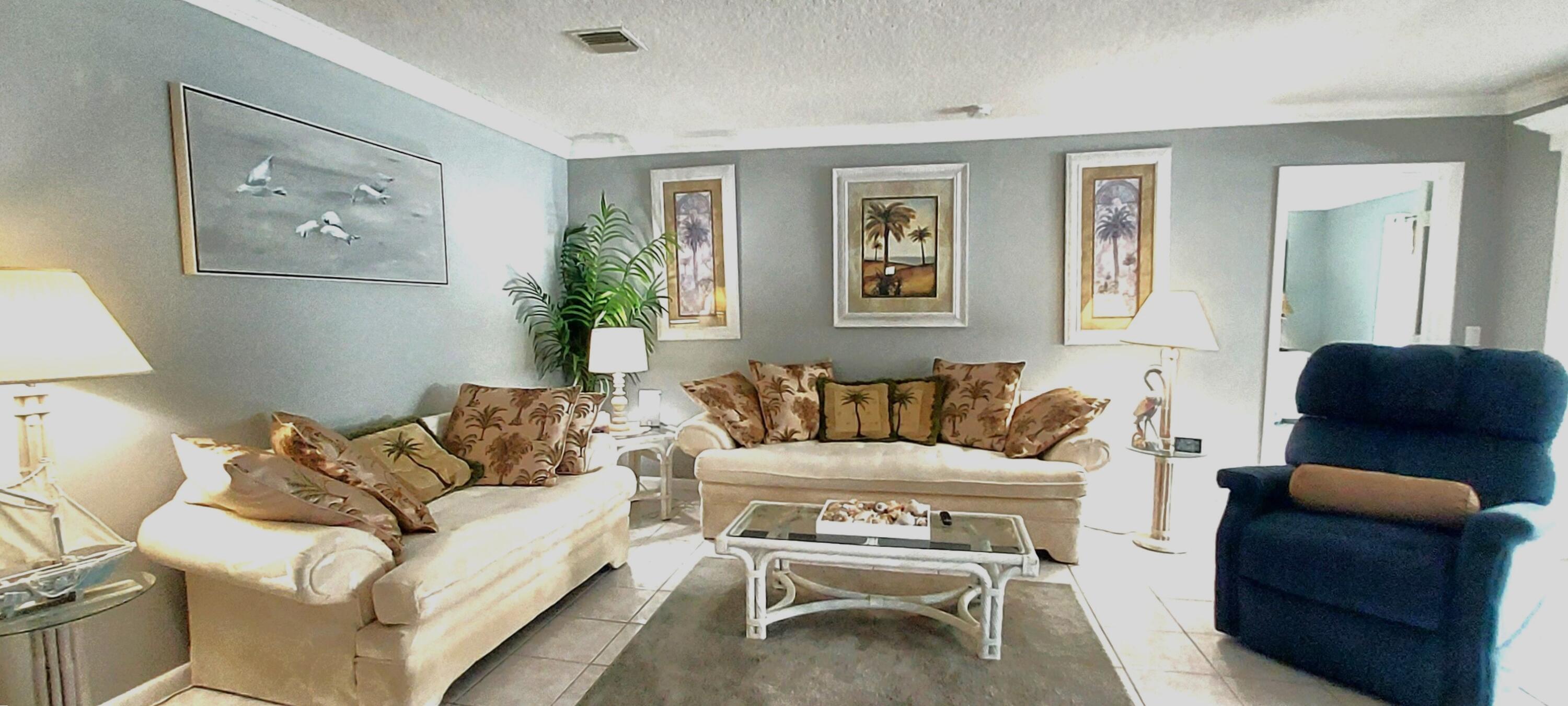 1205 S Lakes End Drive D2, Fort Pierce, FL 34982, Fort Pierce
