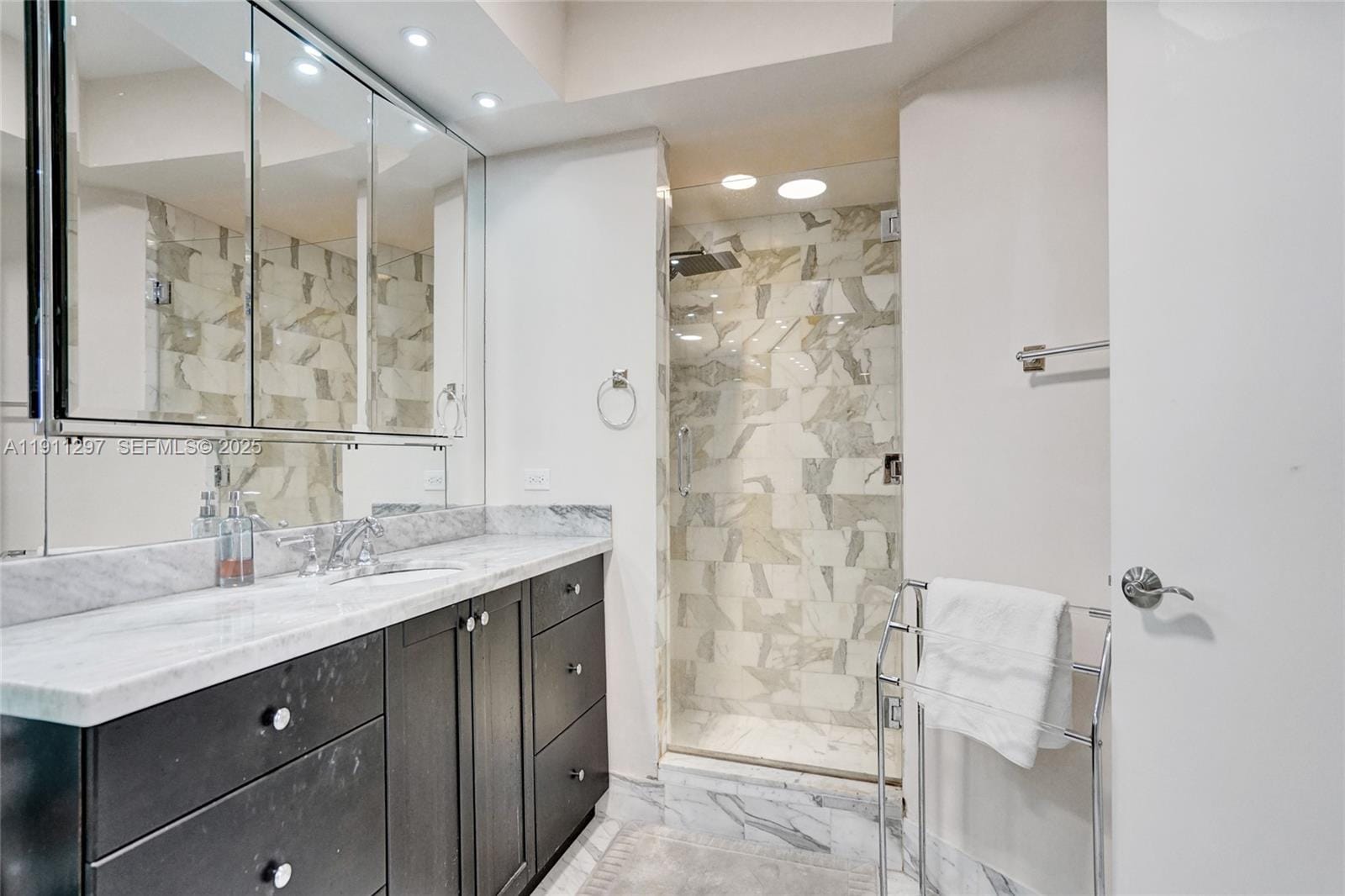 20281 E Country Club Drive 511, Aventura, FL 33180 photo 18
